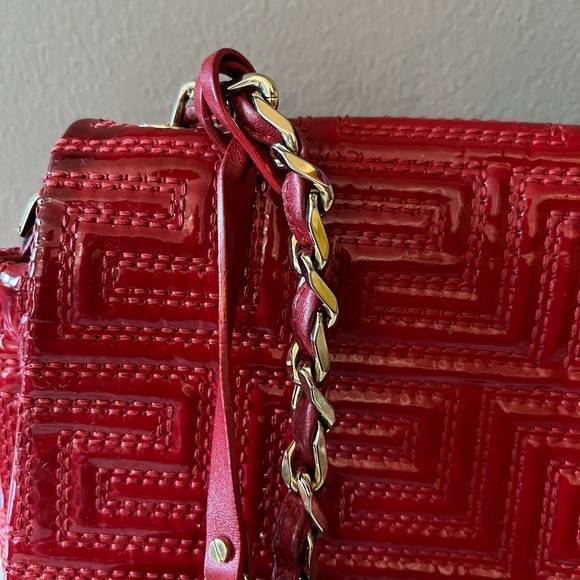 Gianni Versace Made In Italy Red Patent Leather Chain Shoulder Bag - Picture 7 of 12